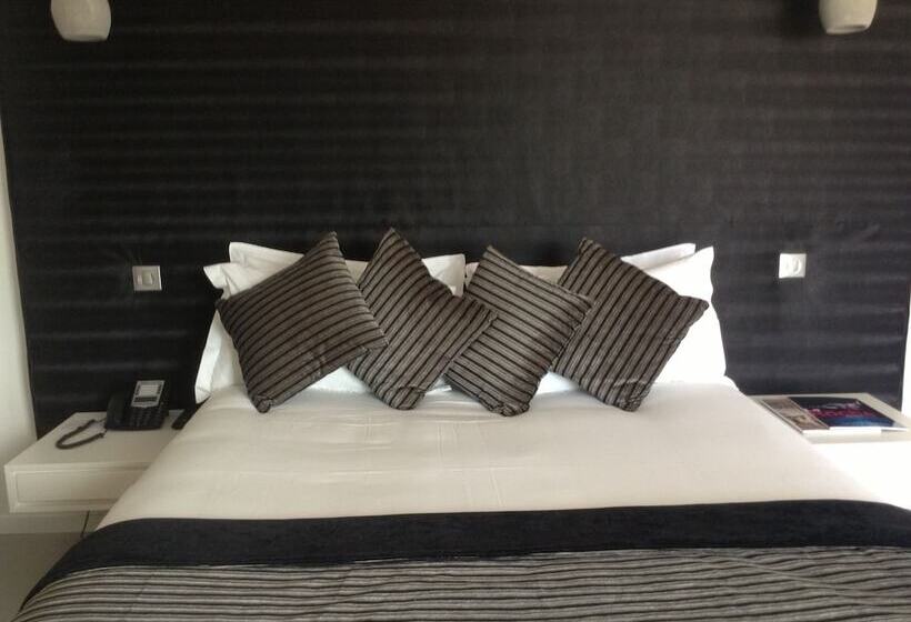 ホテル Hôtel Thierry Drapeau