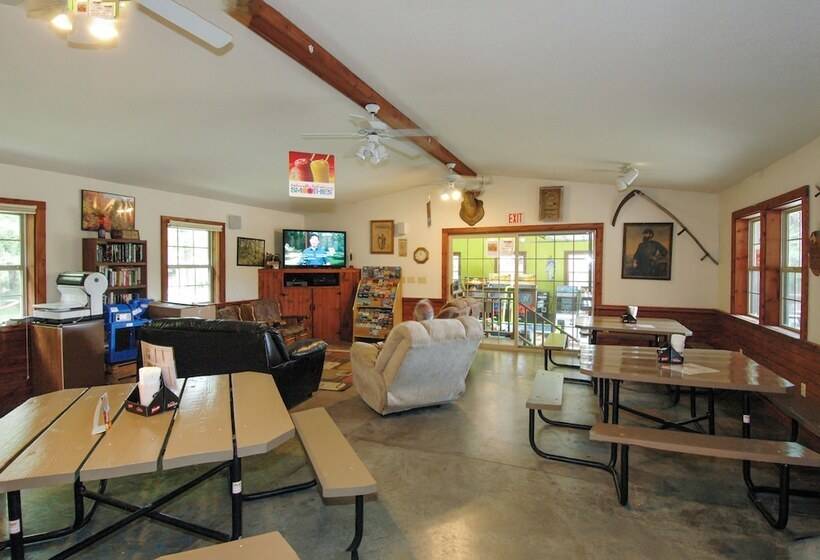 酒店 Yukon Trails Rv & Camping Resort