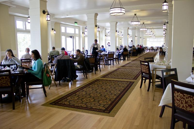 Lake Yellowstone Hotel & Cabins   Inside The Park