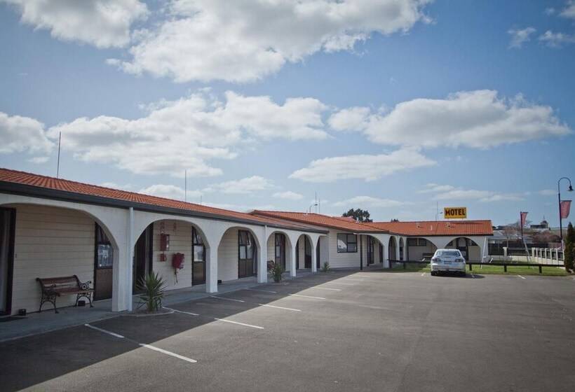 Manfeild Park Motel