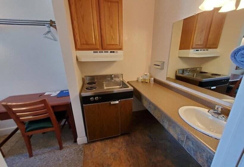 فندق على الطريق Riverside Inn
