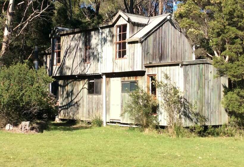 אתר נופש Crayfish Creek Van & Cabin Park