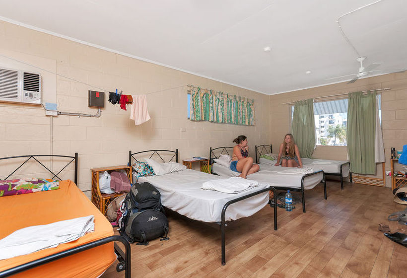 فندق صغير Reef Backpackers