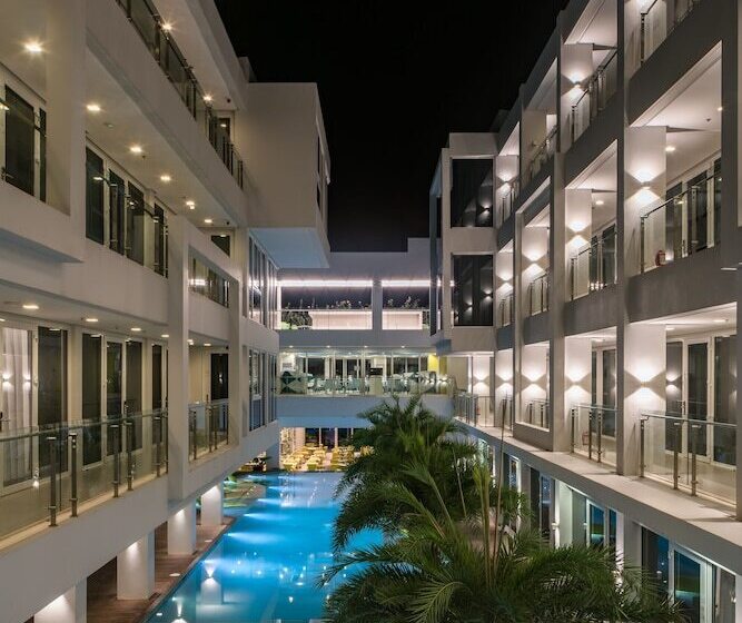 Hotel Astoria Current