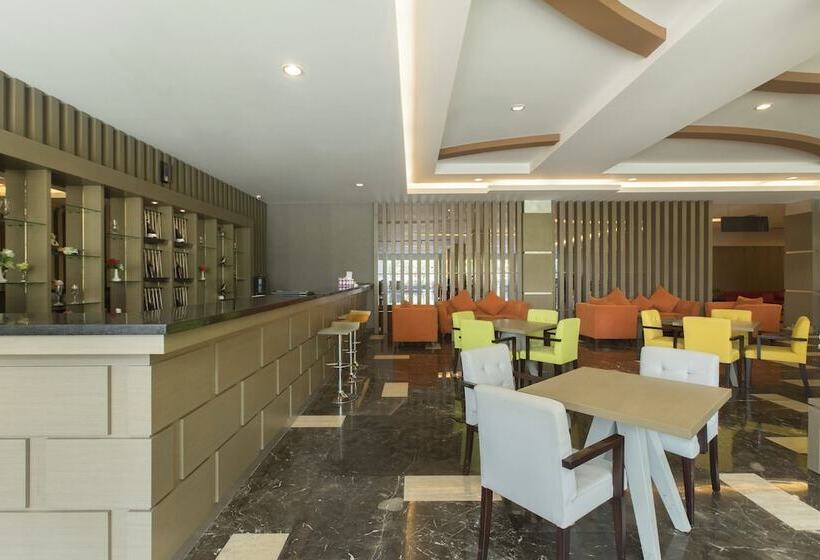 هتل Dalton Makassar