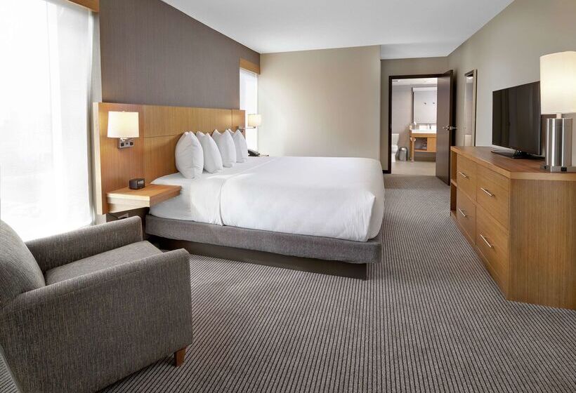 בית מלון כפרי Doubletree By Hilton Edmonton Downtown