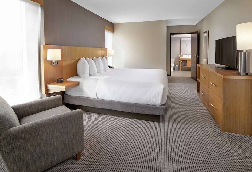 בית מלון כפרי Doubletree By Hilton Edmonton Downtown