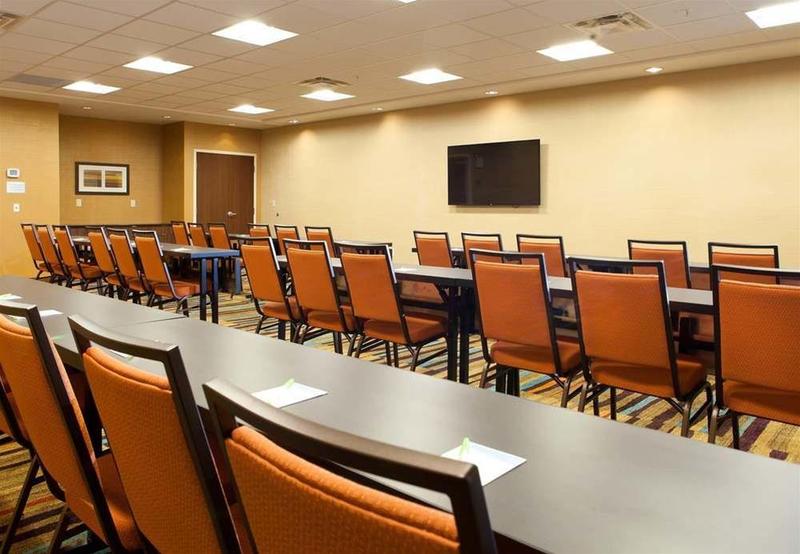 בית מלון כפרי Fairfield Inn & Suites By Marriott Lethbridge
