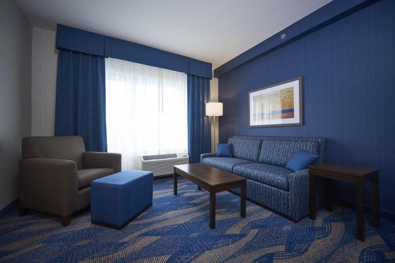 فندق Holiday Inn Express & Suites St. John S Airport, An Ihg