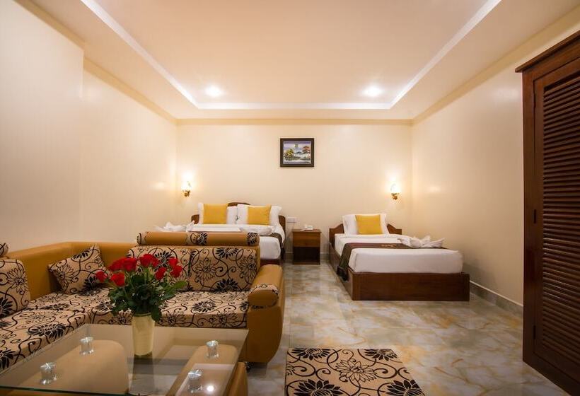 בית מלון כפרי Samnang Laor Phnom Penh