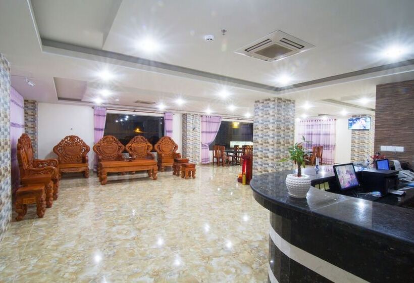 בית מלון כפרי Samnang Laor Phnom Penh