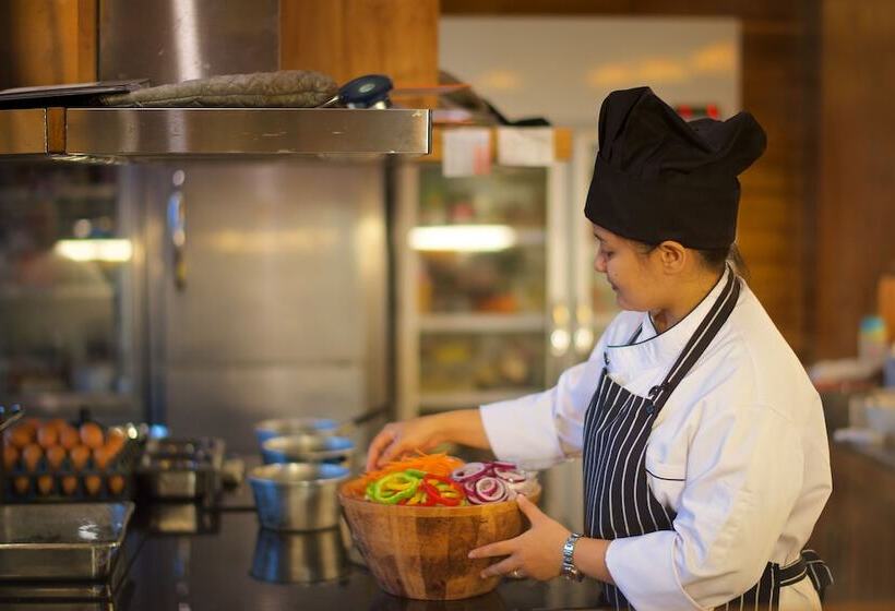 فندق The Chaya Resort And Spa