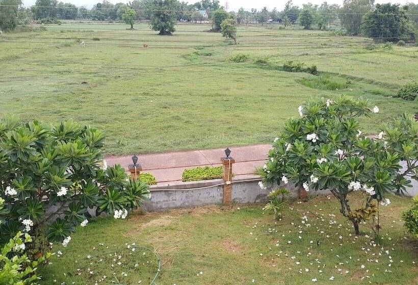 هتل The Garden Resort Nongkhai