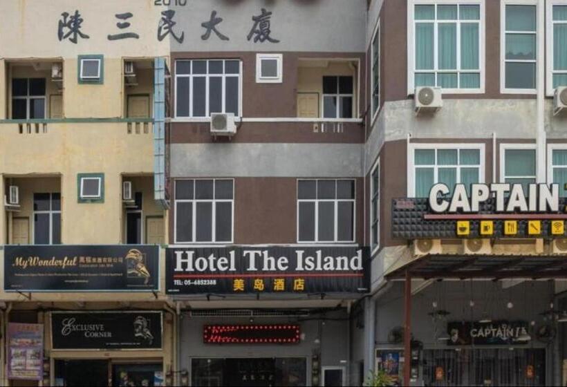 هتل The Island
