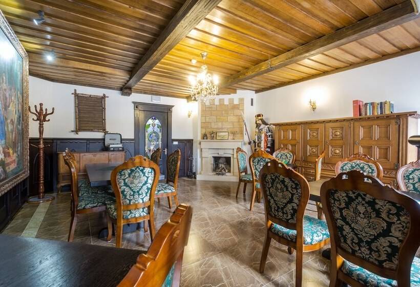 Отель Zámek Lužec Spa & Wellness Resort