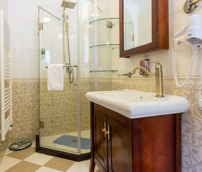 Отель Zámek Lužec Spa & Wellness Resort