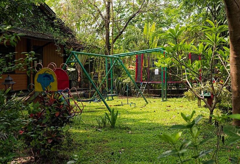 پانسیون Little Village Chiang Mai