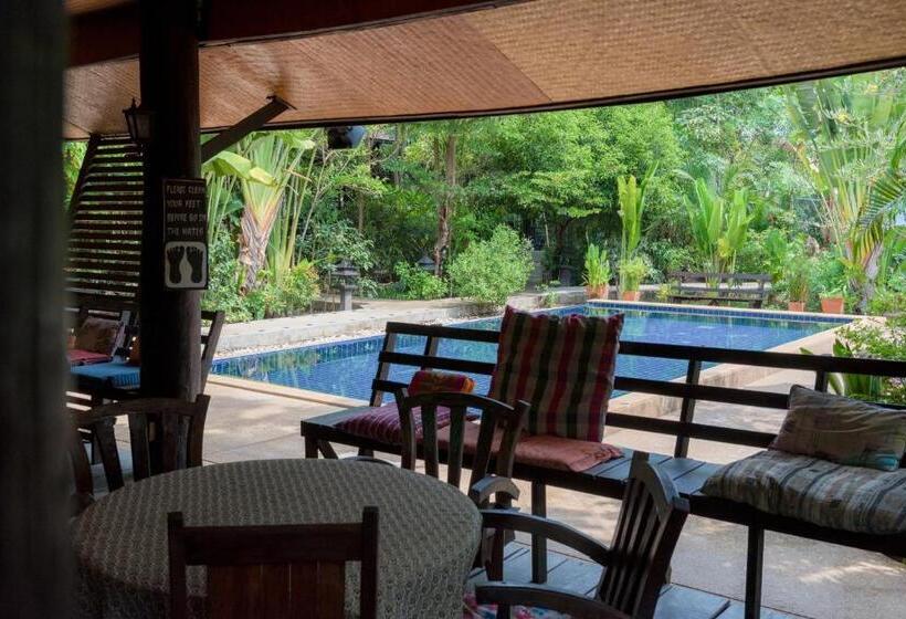 پانسیون Little Village Chiang Mai