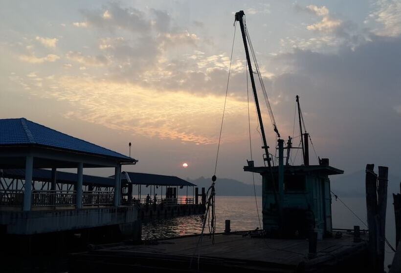 پانسیون Pangkor Fishing Village Guest House
