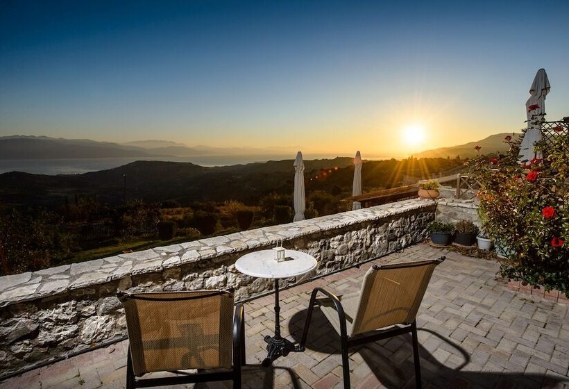 ベッドアンドブレックファースト Gerofotis Traditional Guesthouse Est 1892   Close To Aigio, Akoli, Selianitika