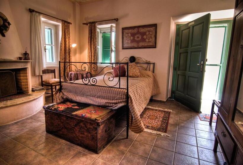 ベッドアンドブレックファースト Gerofotis Traditional Guesthouse Est 1892   Close To Aigio, Akoli, Selianitika