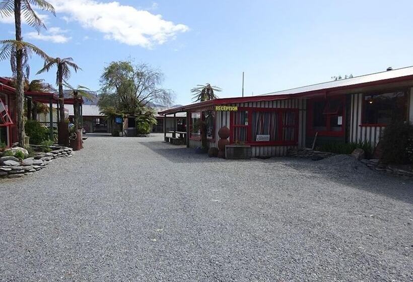 Glow Worm Accommodation   Hostel