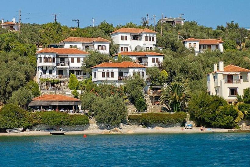 בית מלון כפרי Diplomats Holidays