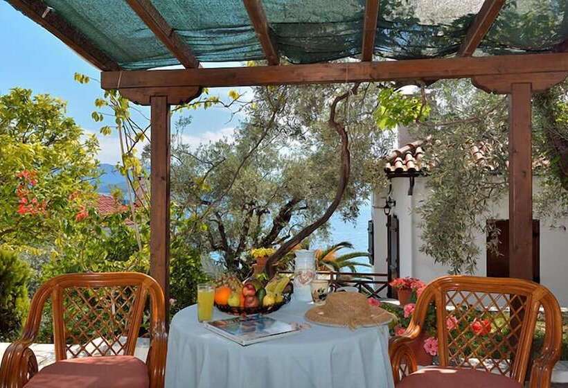 בית מלון כפרי Diplomats Holidays