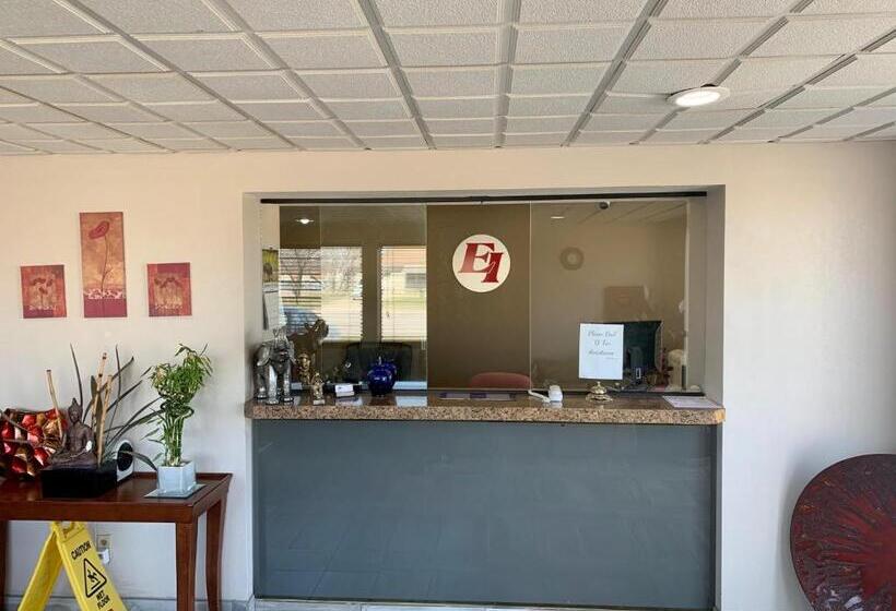 Отель Econo Inn