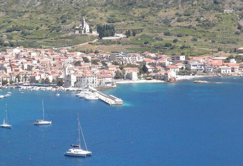 ホテル Apartments And Rooms By The Sea Komiza, Vis   2431