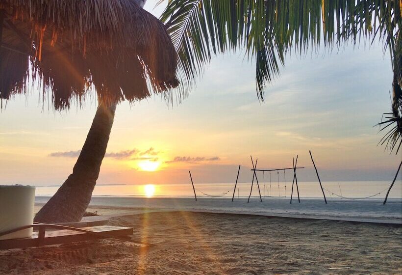 فندق Peace & Love Beach Club