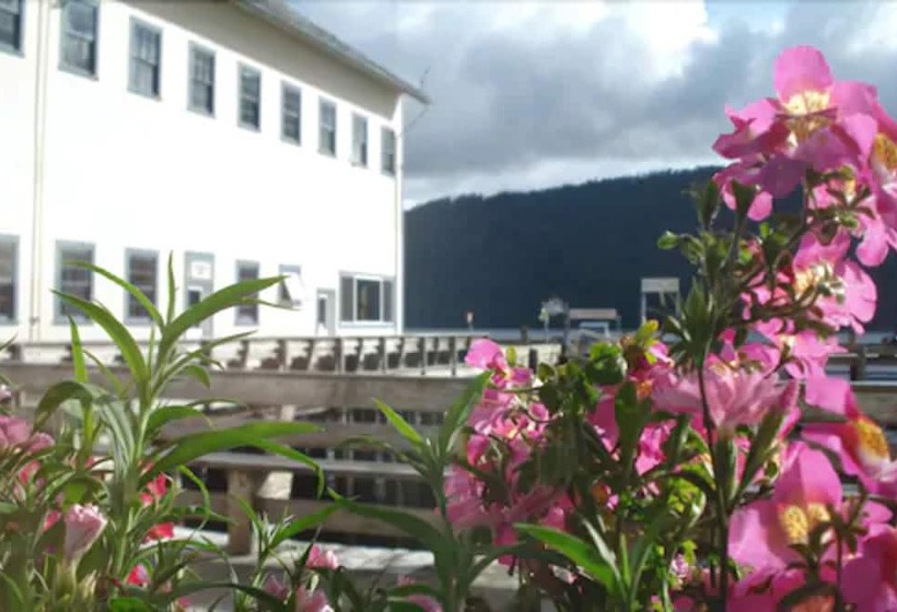فندق Waterfall Resort
