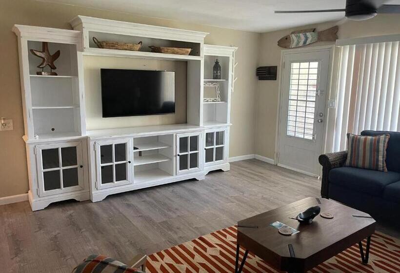 Crystal Cove Villas