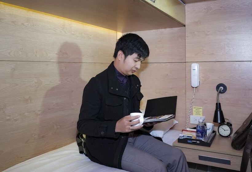 הוסטל Vatc Sleep Pod  Terminal 2