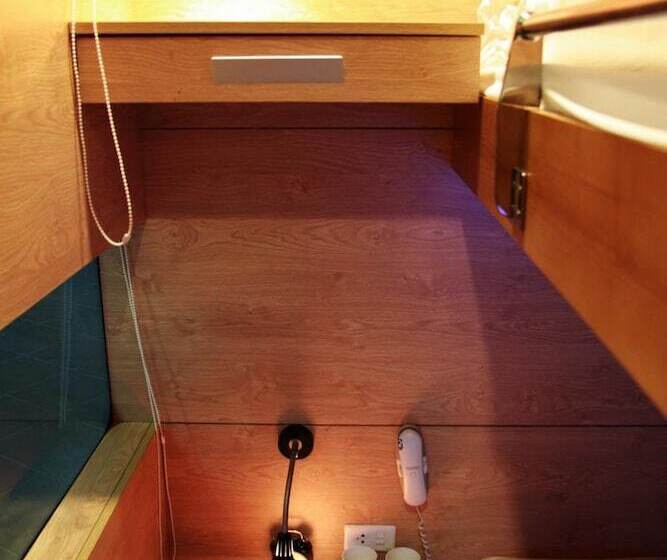 הוסטל Vatc Sleep Pod  Terminal 2