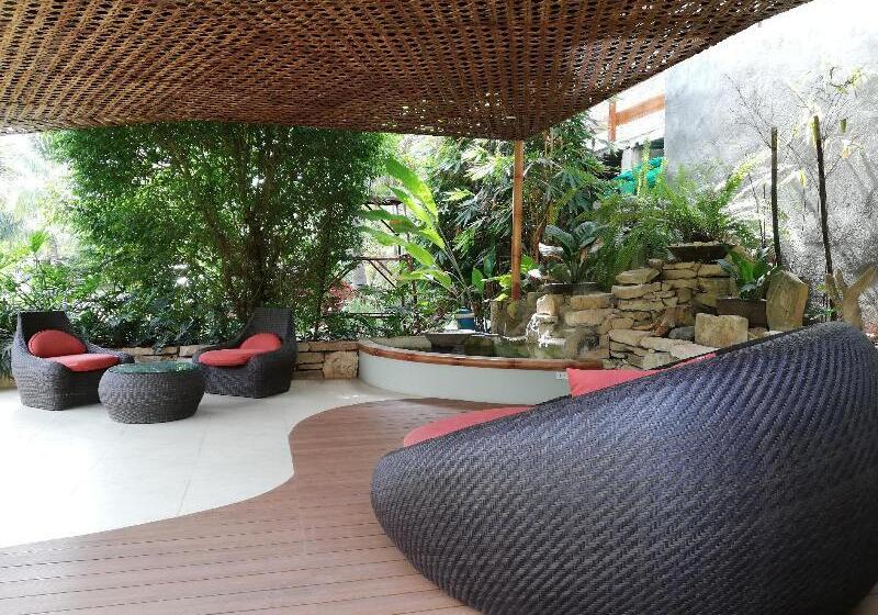 Golden Palm Resort
