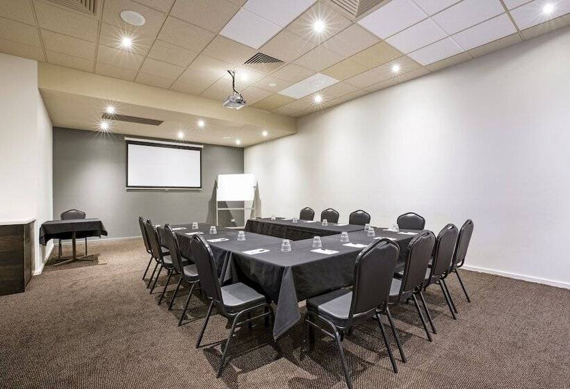 בית מלון כפרי Nightcap At Shoppingtown