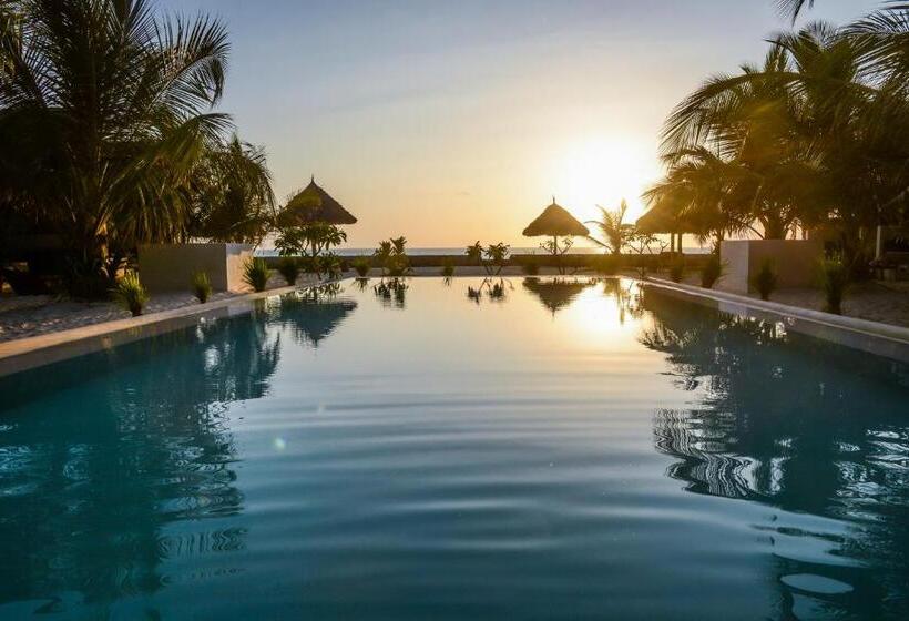فندق Nur Beach