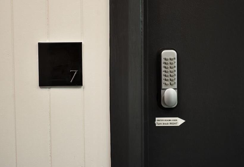 Общежитие Amber Lodge Mt Buller