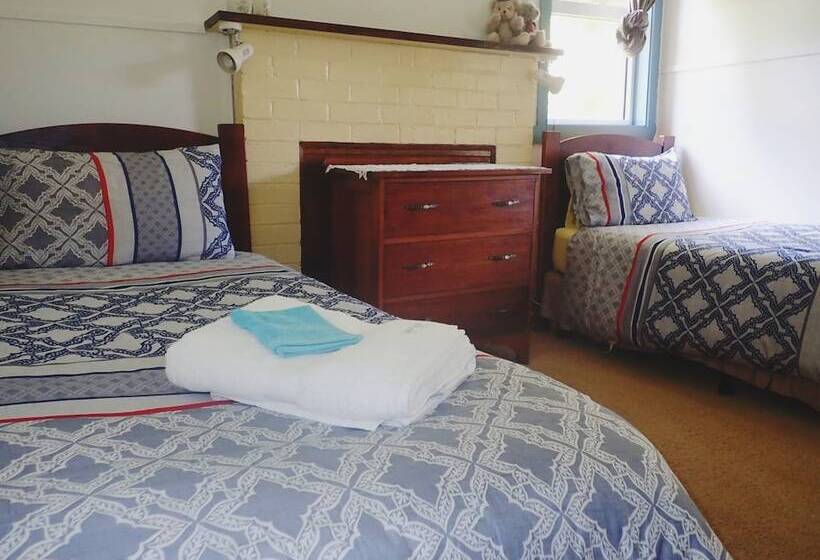 مبيت وإفطار Glenbrook House And Cottage