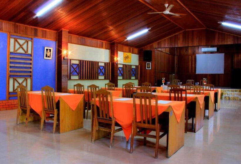 هتل Amazing Beach Resort Palu