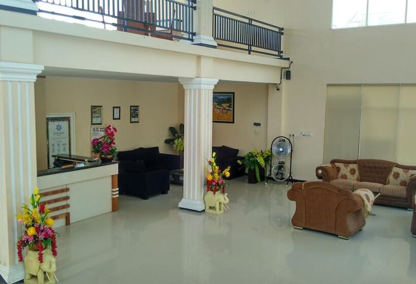 هتل Amazing Beach Resort Palu