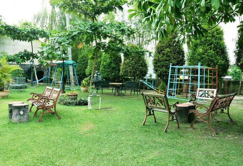 هتل Angkasa Garden