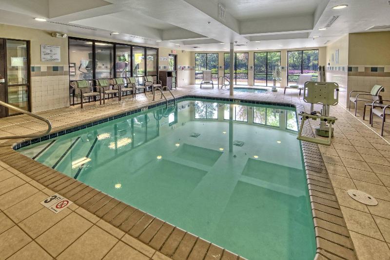 فندق Courtyard By Marriott Memphis Southaven