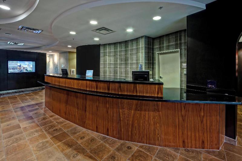 فندق Courtyard By Marriott Memphis Southaven