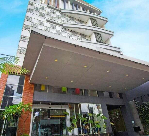 فندق Fortunagrande Seturan Yogyakarta