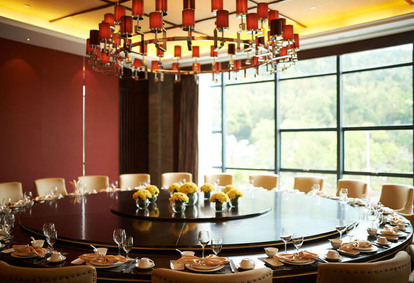 فندق Howard Johnson Hot Spring Resort Wugongshan