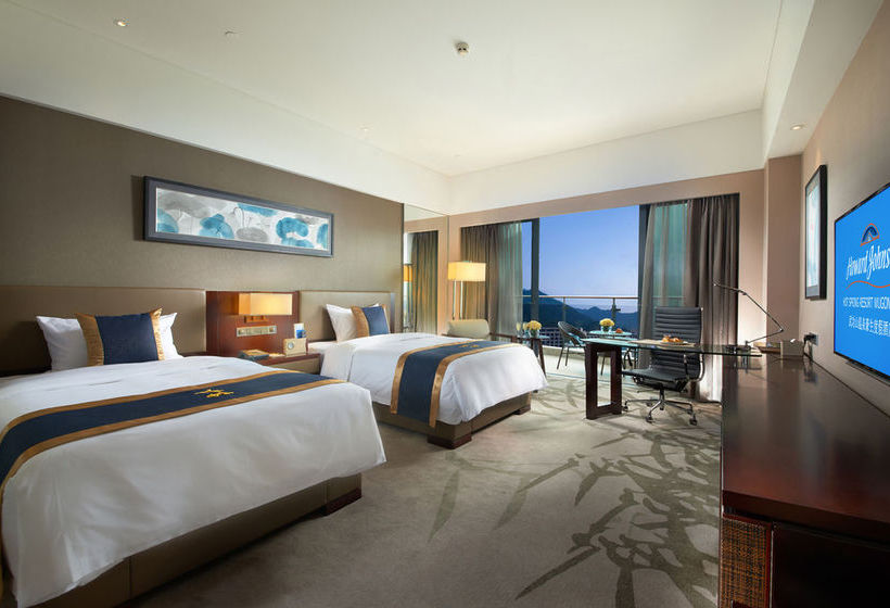 فندق Howard Johnson Hot Spring Resort Wugongshan