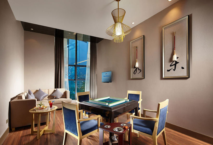 فندق Howard Johnson Hot Spring Resort Wugongshan