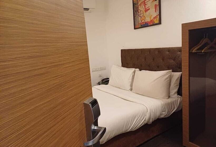 בית מלון כפרי Marina Inn Egmore Chennai